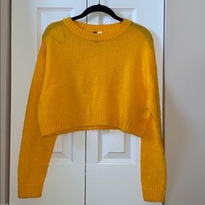 2/$15💕 Yellow Cropped Sweater- Small